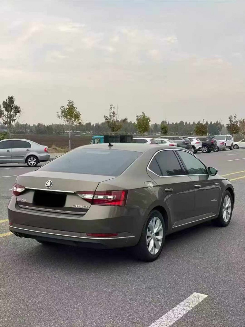 潍坊18年斯柯达速派8