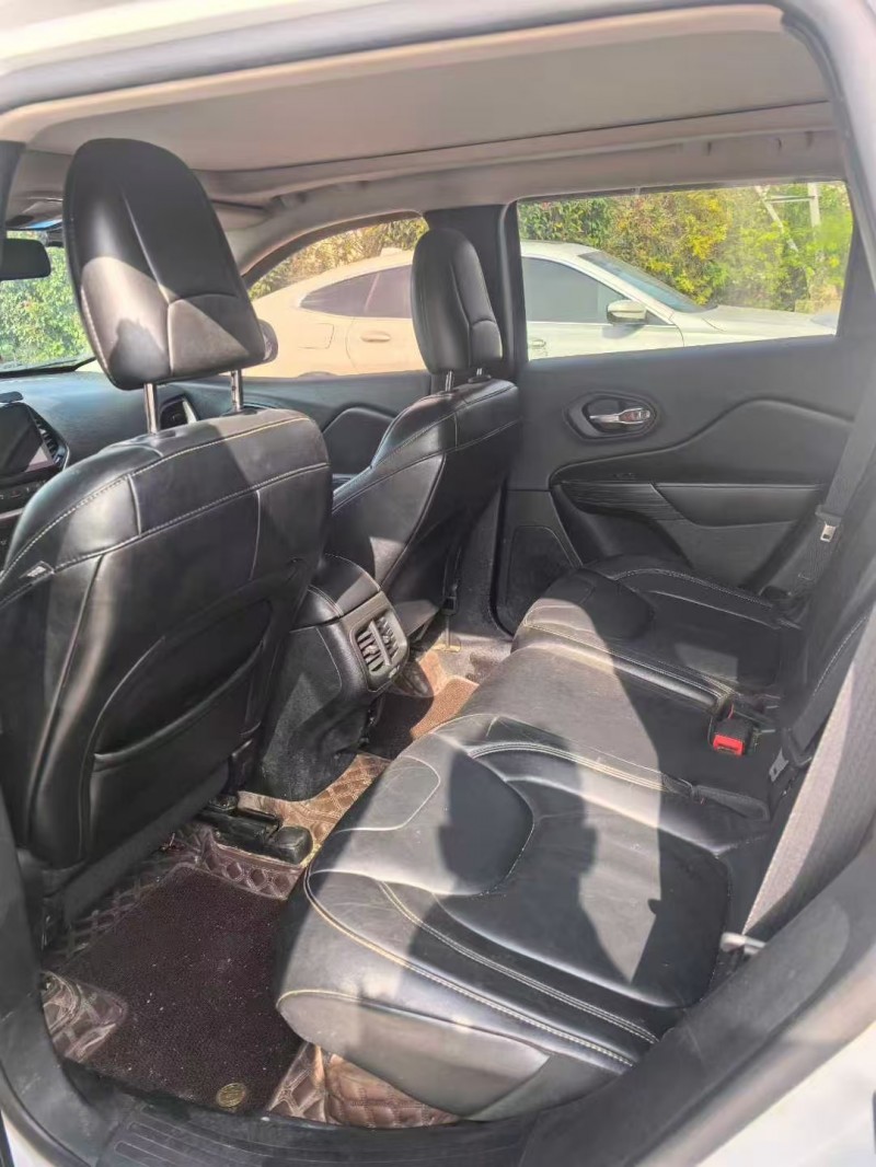 菏泽14年Jeep自由光5