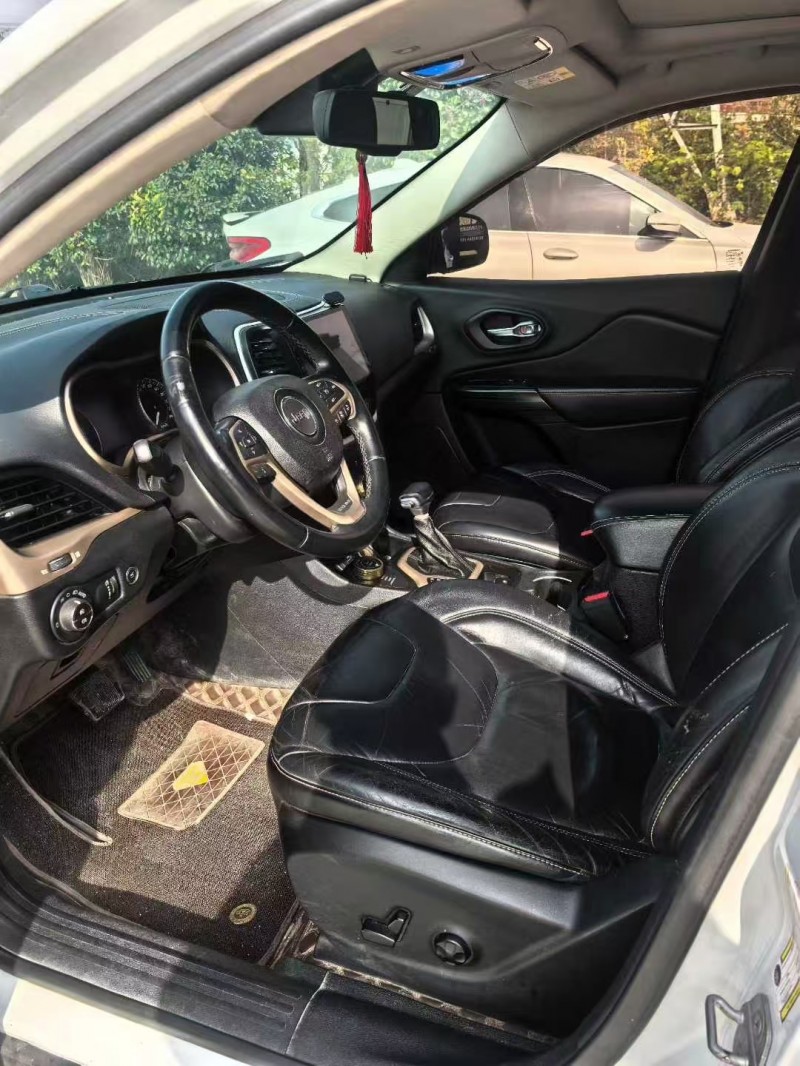 菏泽14年Jeep自由光6