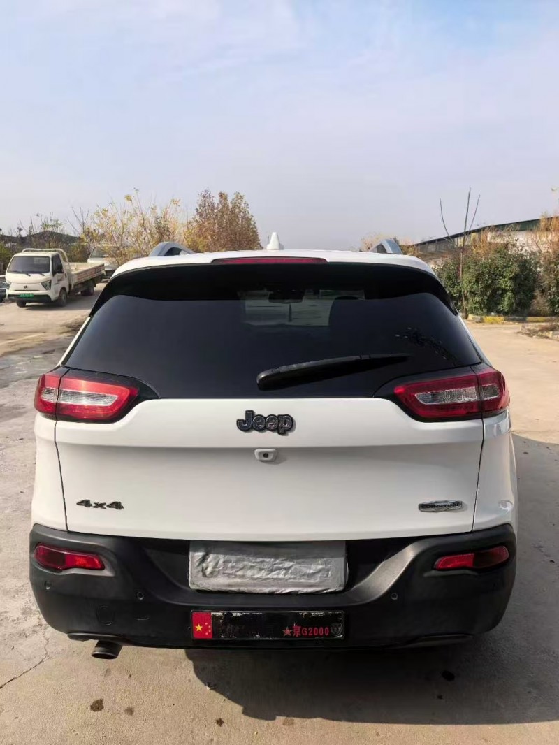 菏泽14年Jeep自由光9