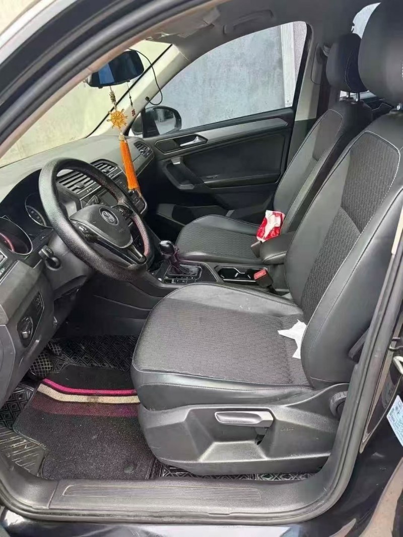 温州19年大众途观4