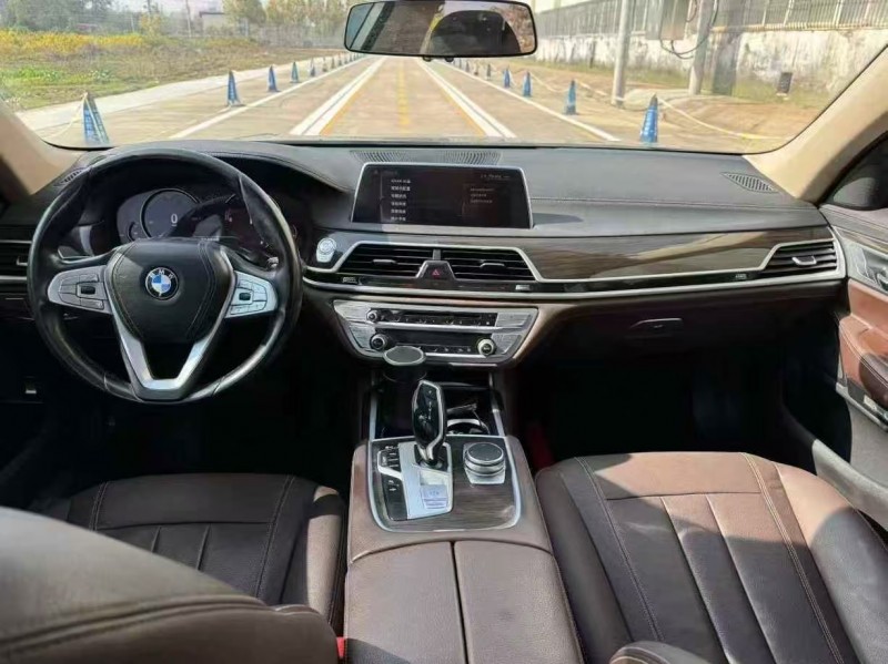 菏泽19年宝马7系4