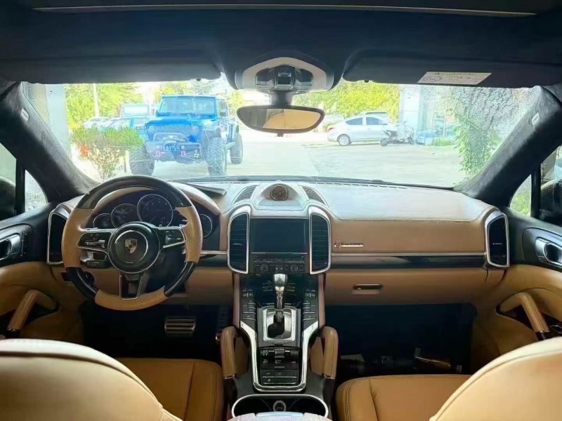 潍坊15年保时捷卡宴8