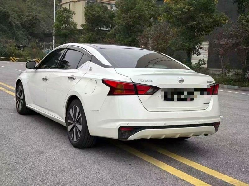 长沙22年日产天籁8