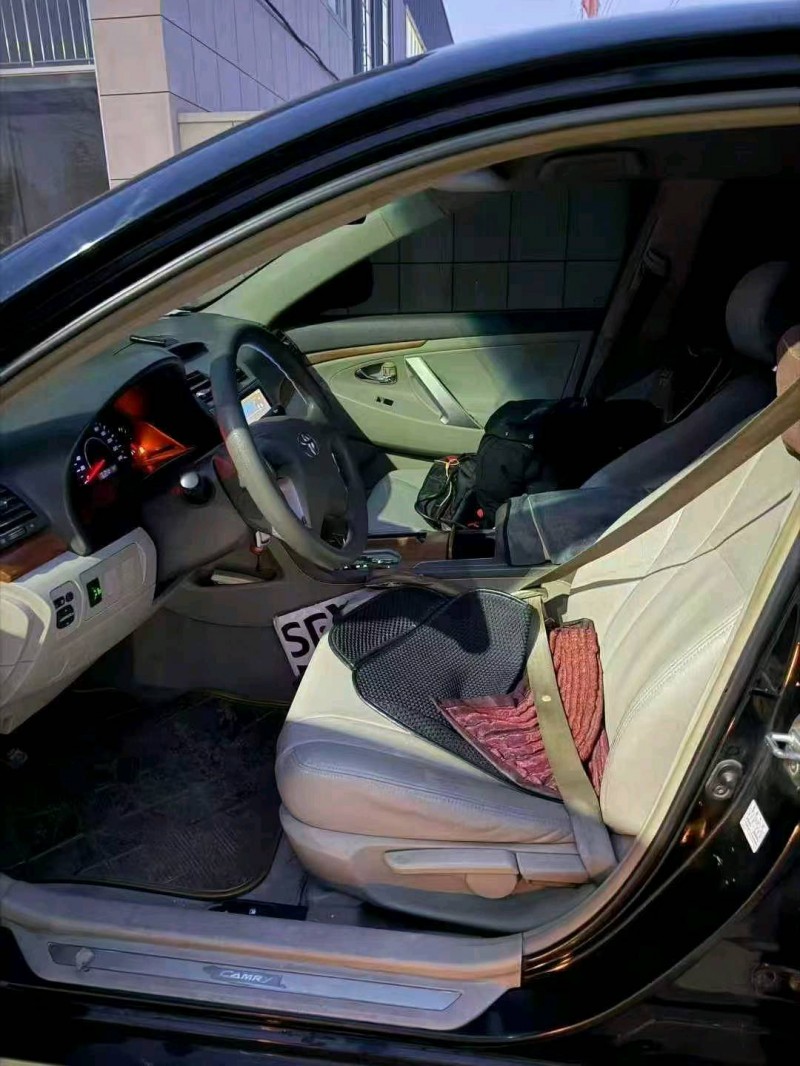 枣庄13年丰田凯美瑞4