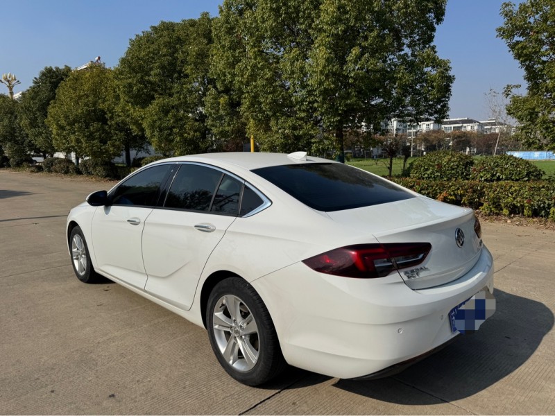 盐城18年别克君威5