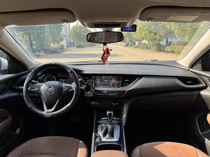 盐城18年别克君威8