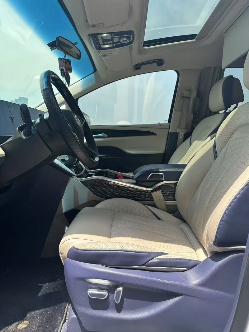 苏州22年别克GL82