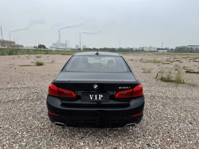 苏州17年宝马5系8