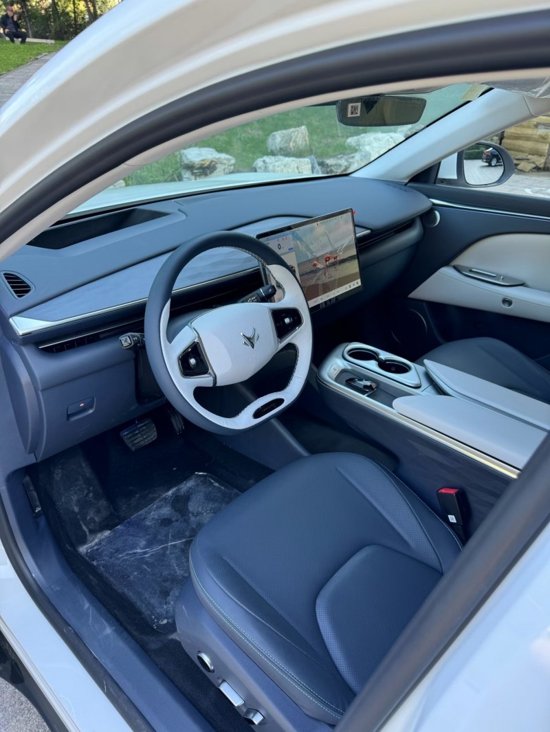 邢台25年极狐汽车阿尔法3