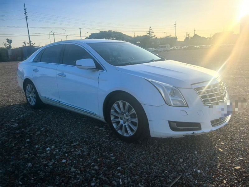 苏州15年凯迪拉克XTS2