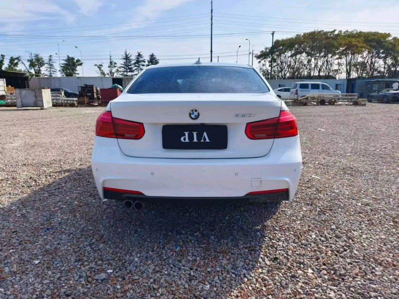 苏州17年宝马3系8