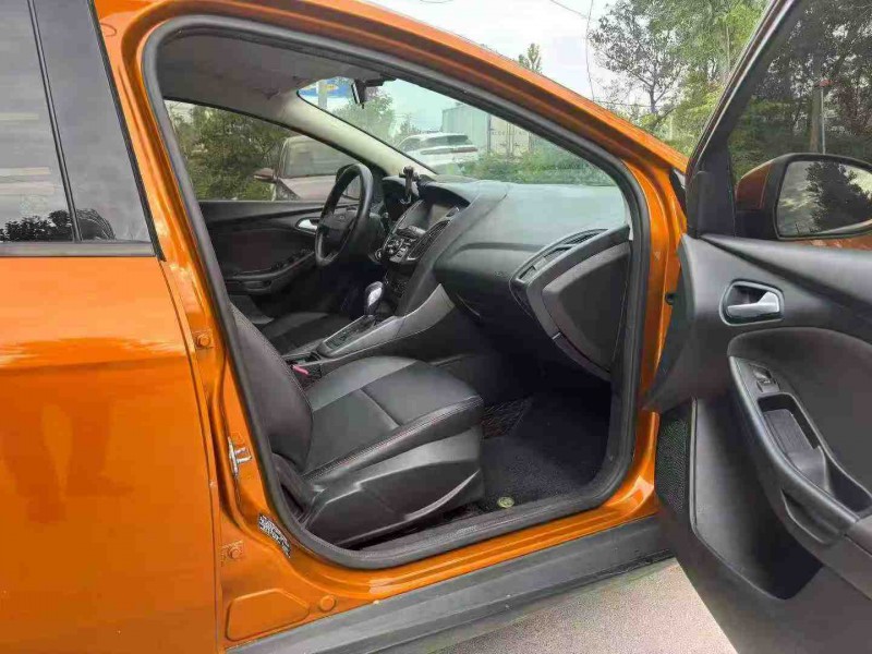 徐州17年福特福克斯7