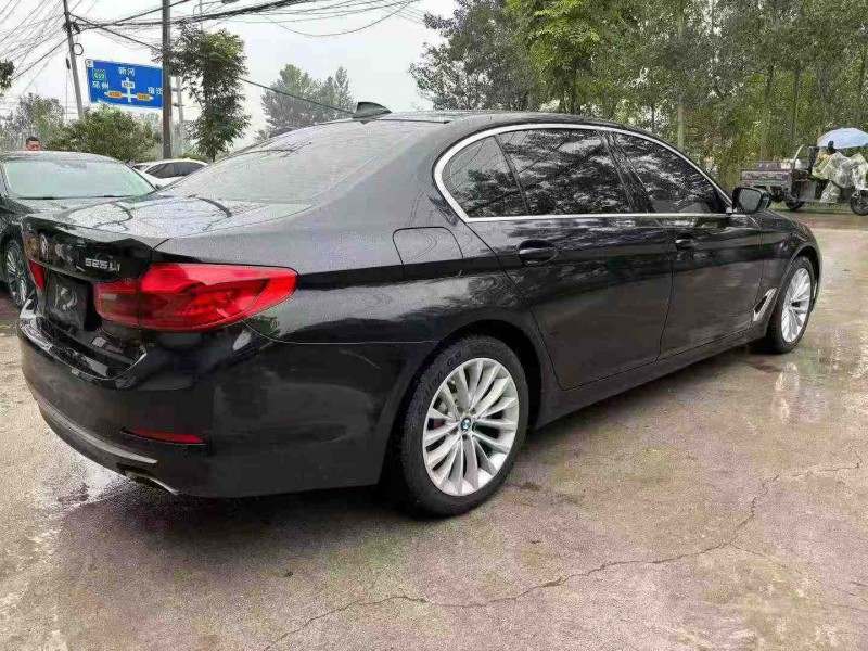 徐州20年宝马5系8