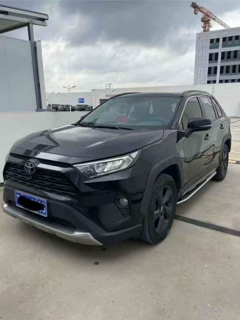 无锡23年丰田RAV42