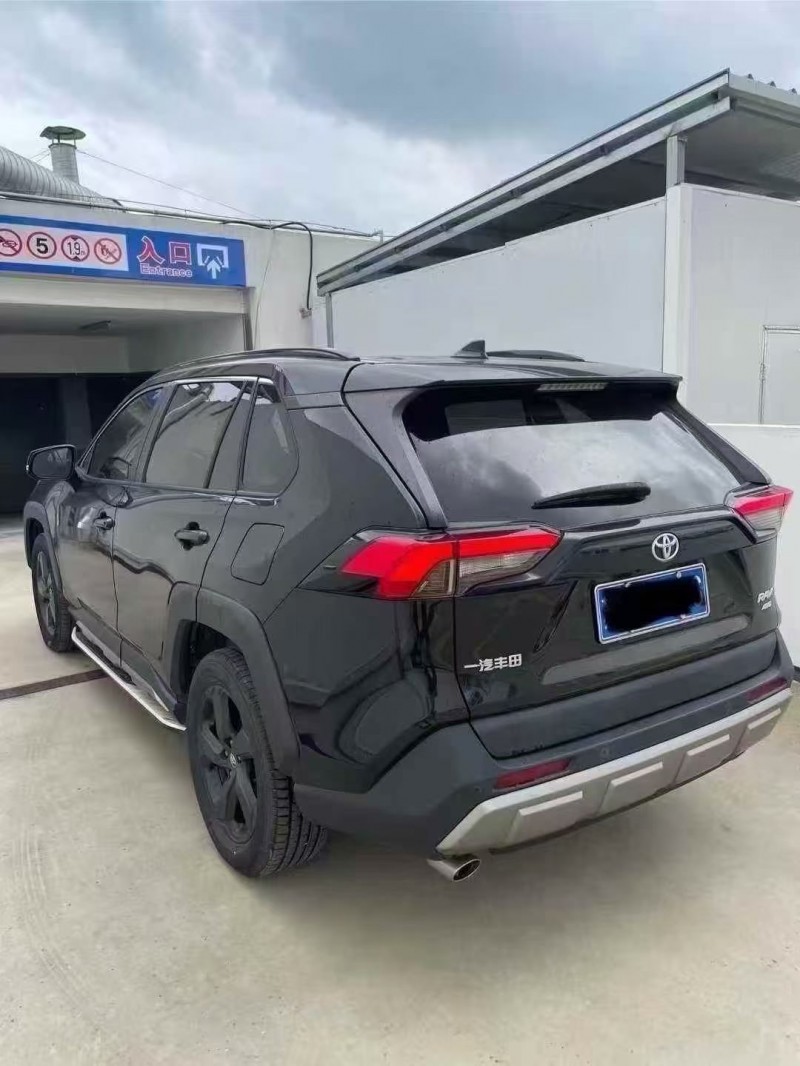 无锡23年丰田RAV48