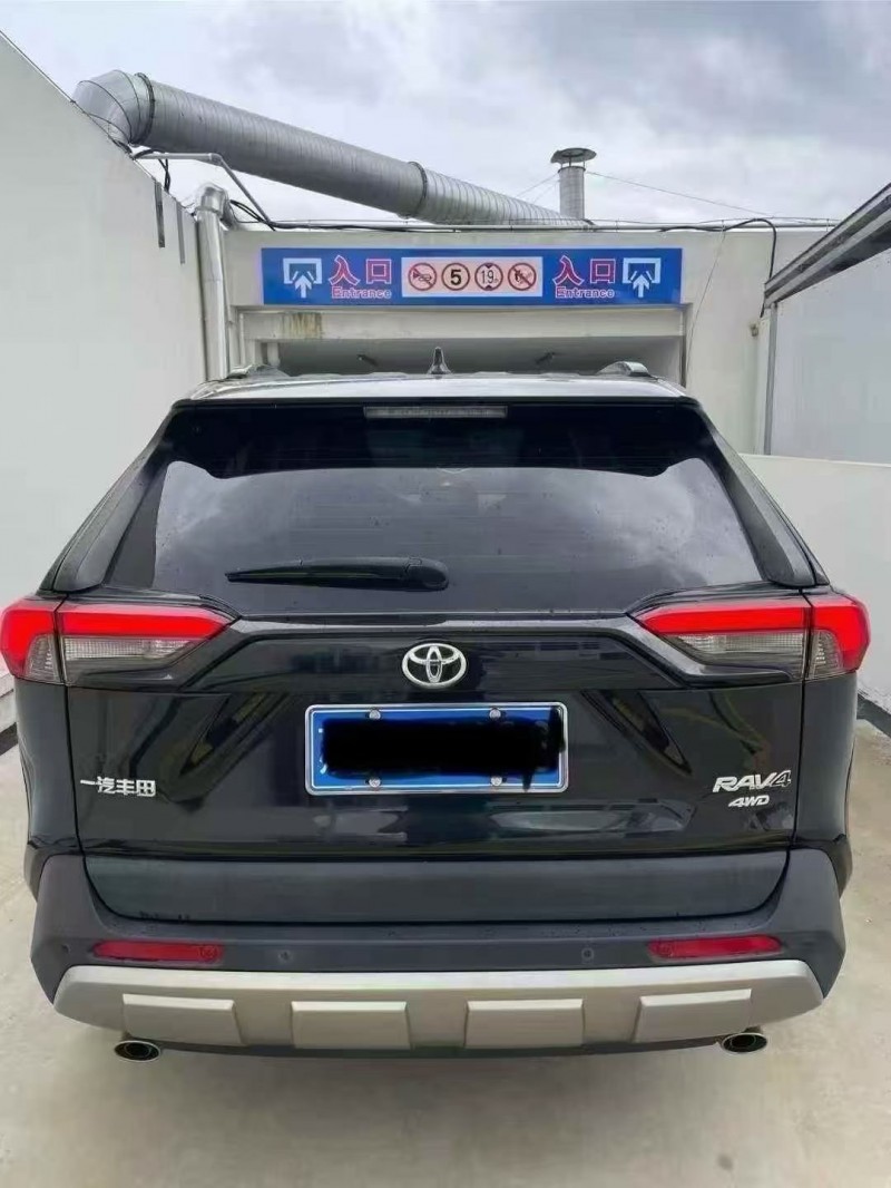 无锡23年丰田RAV49