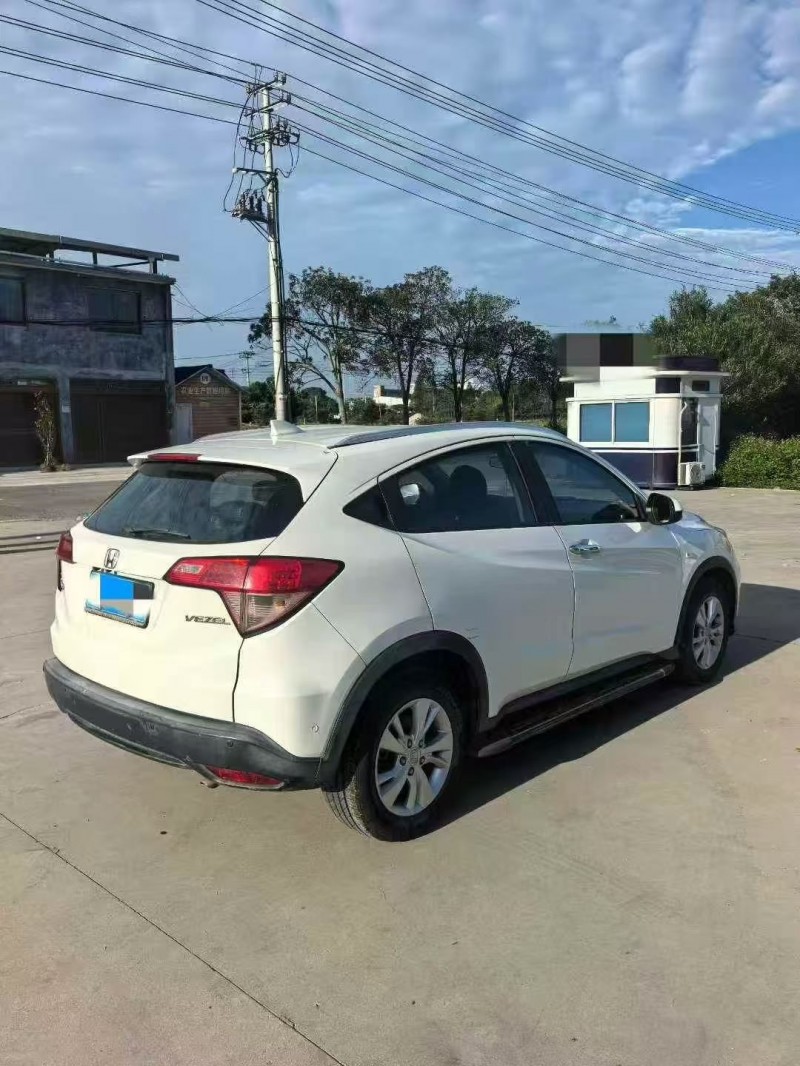 温州17年本田缤智8