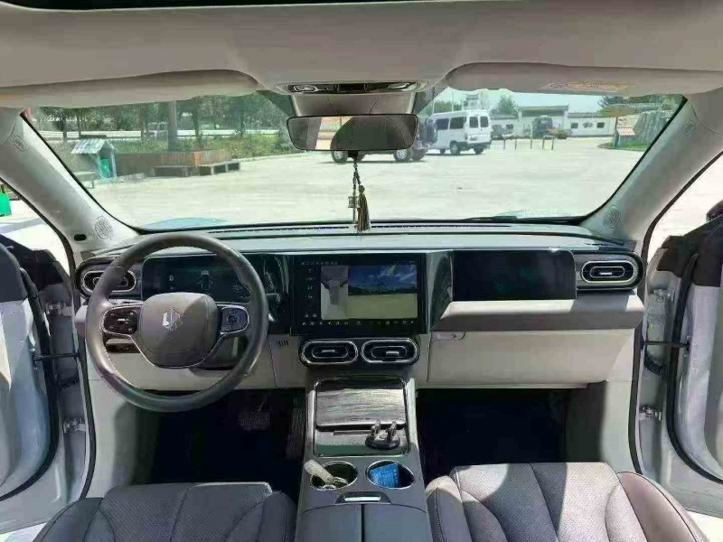 徐州22年零跑汽车C114