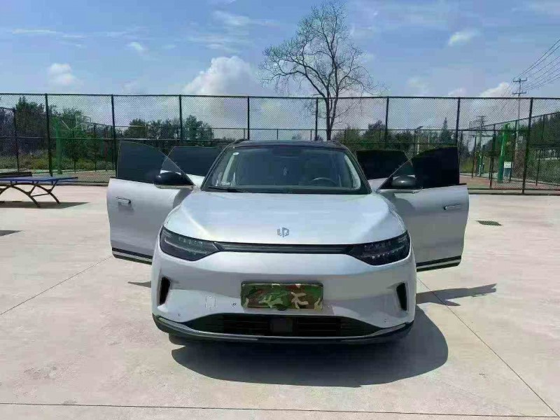 徐州22年零跑汽车C117