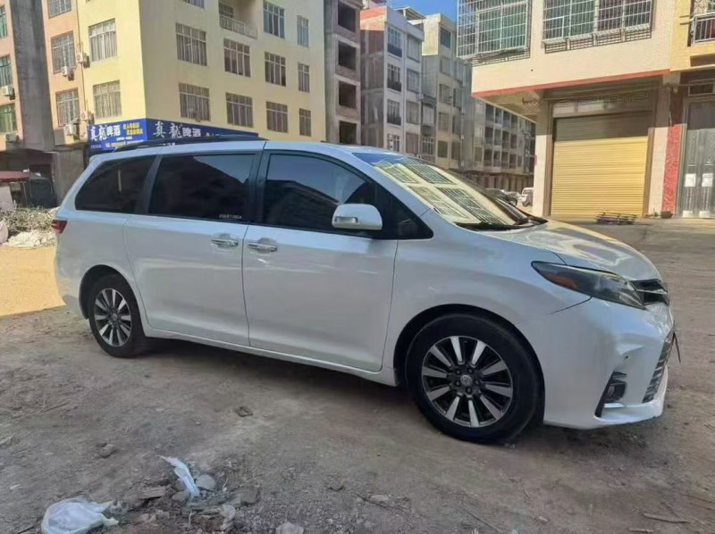 北海16年丰田塞纳2