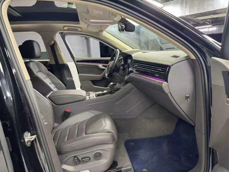 成都21年大众途锐4