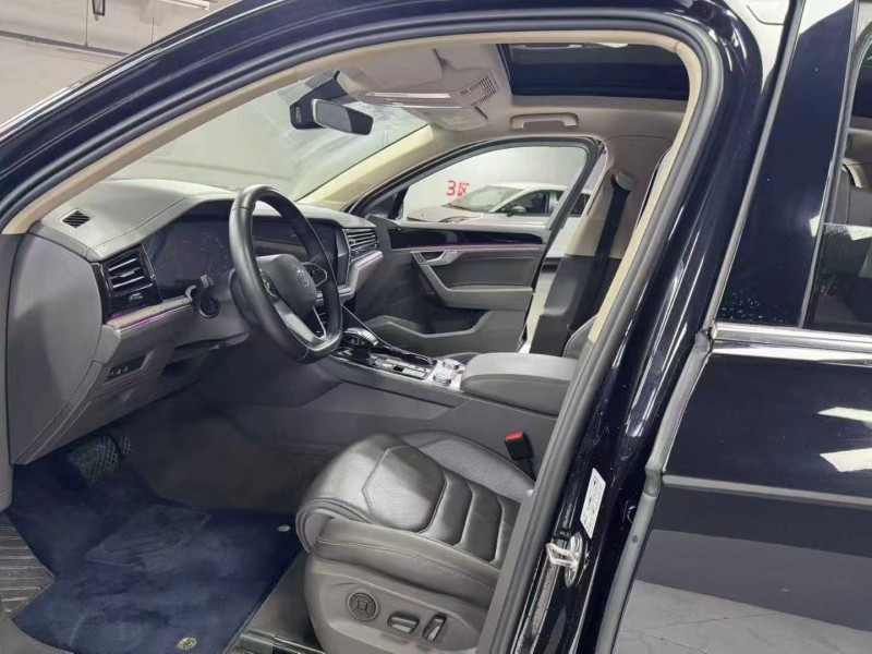 成都21年大众途锐6