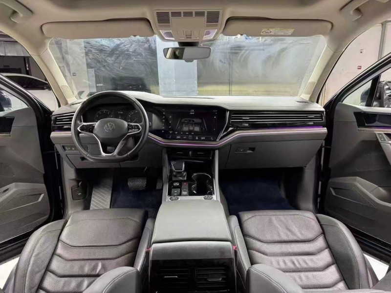 成都21年大众途锐9