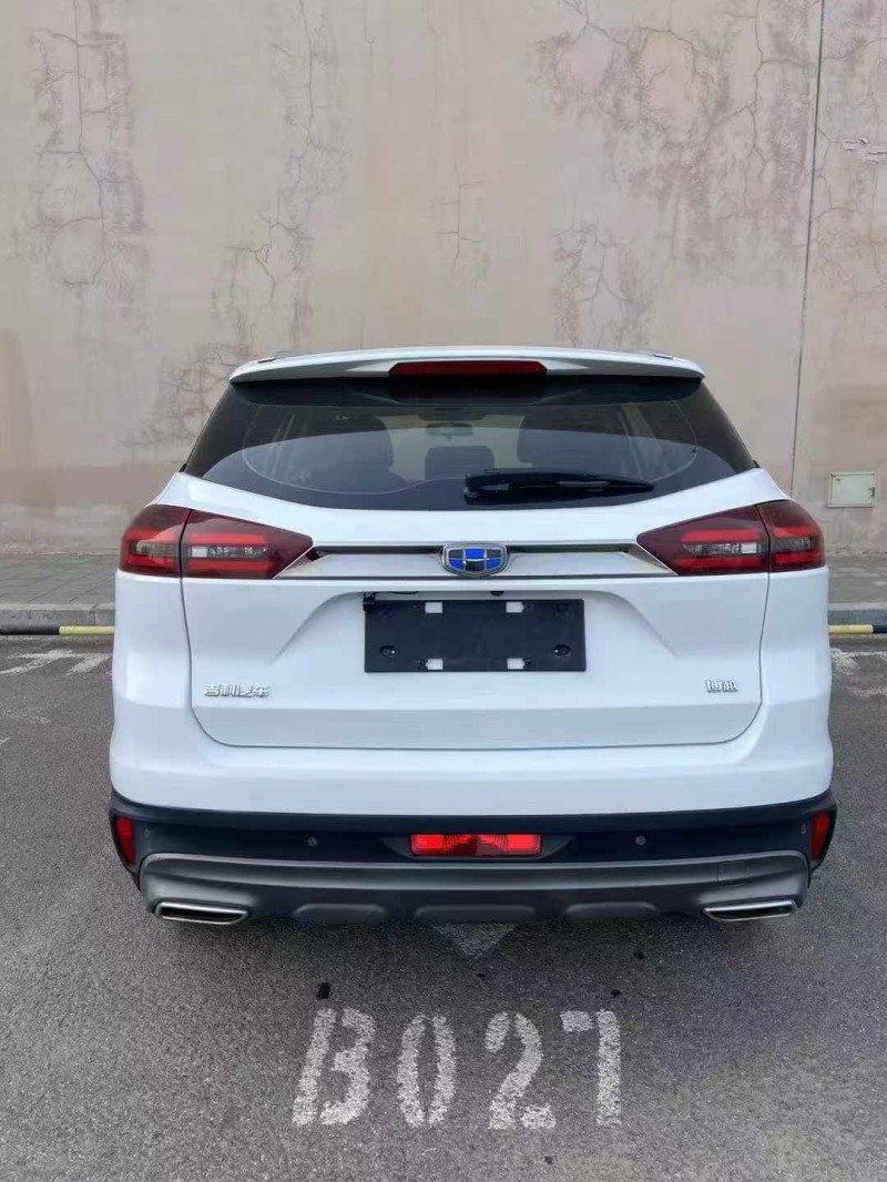 营口19年吉利博越8