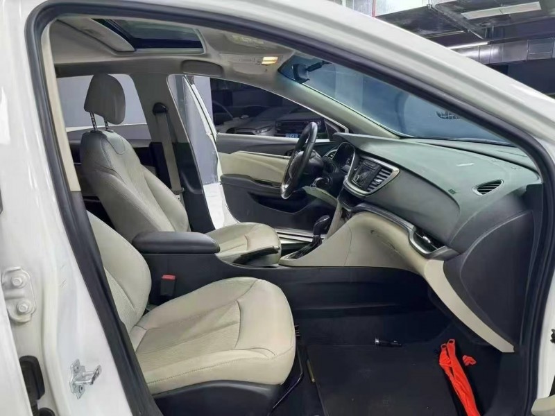 成都17年别克英朗3