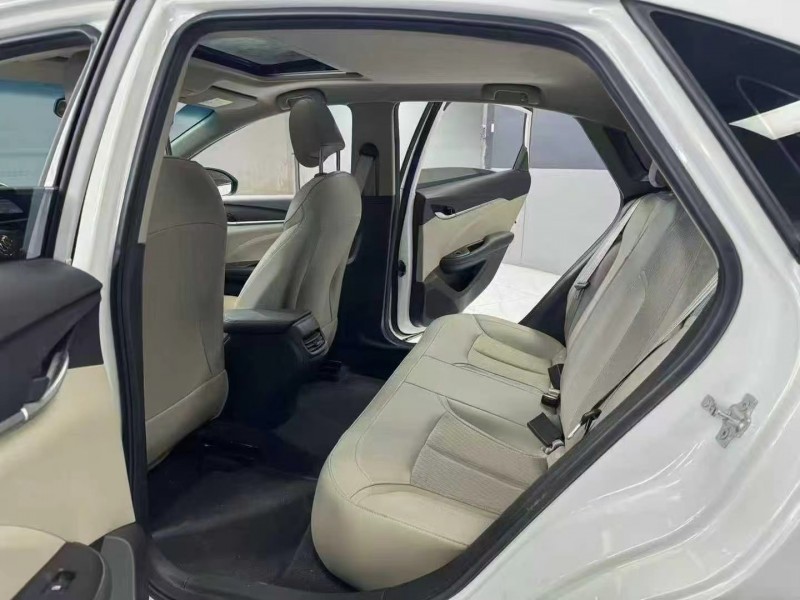 成都17年别克英朗6