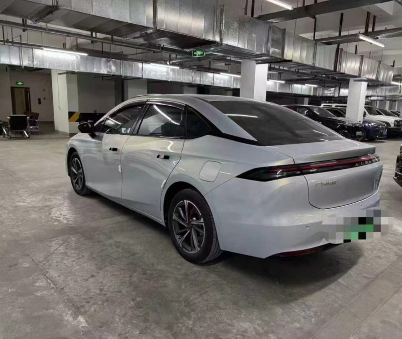 成都24年传祺埃安S8