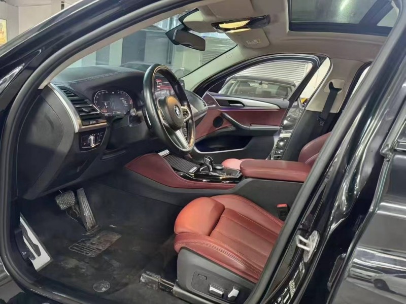 成都22年宝马X47