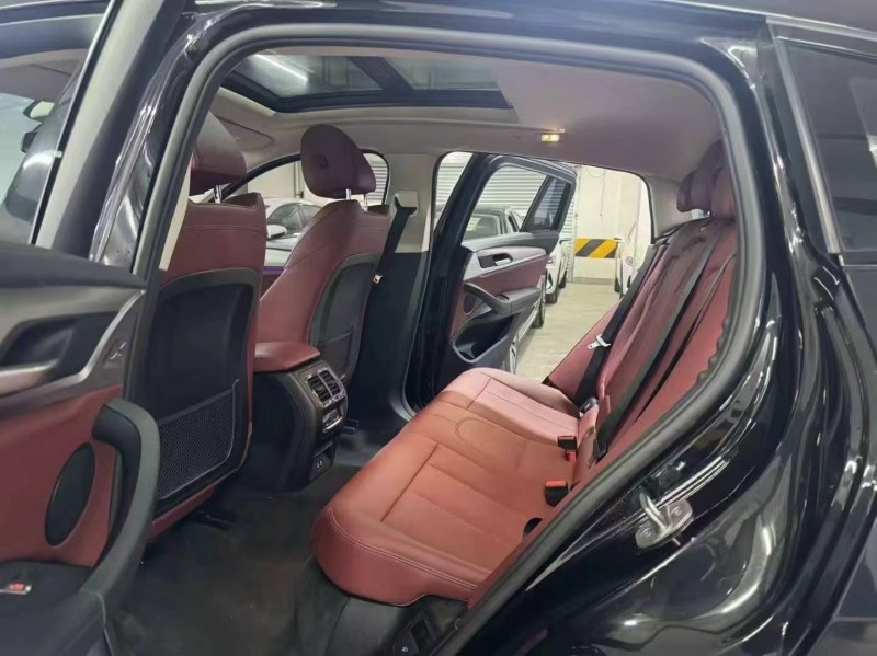 成都22年宝马X48