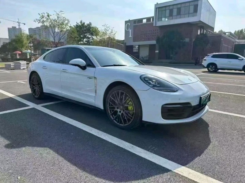 枣庄23年保时捷帕拉梅拉2