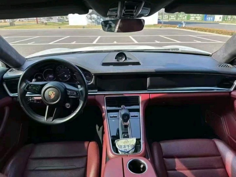 枣庄23年保时捷帕拉梅拉6
