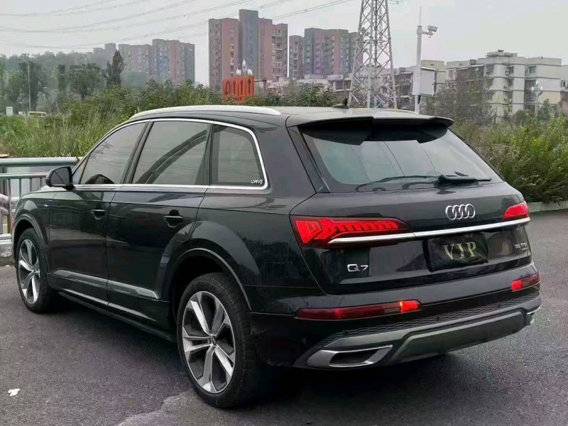 重庆21年奥迪Q76