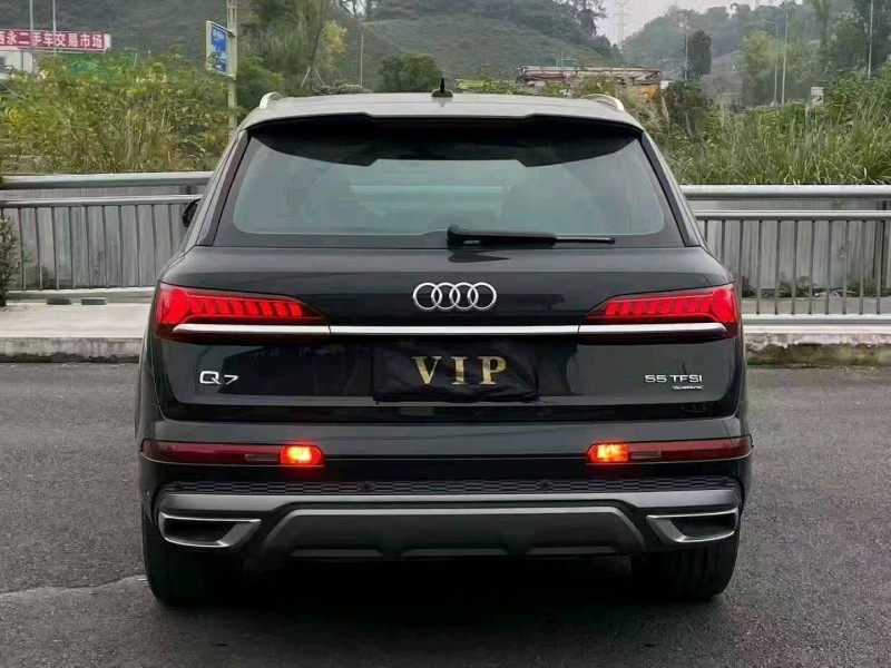 重庆21年奥迪Q78