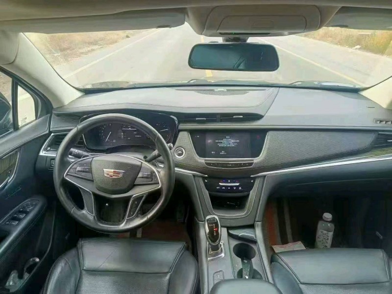 东营16年凯迪拉克XT54