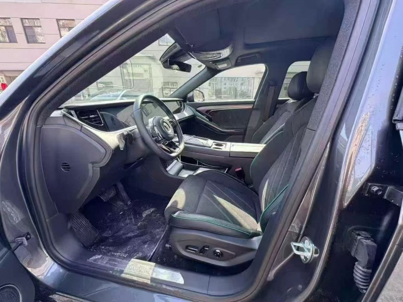 淮南25年岚图汽车FREE5