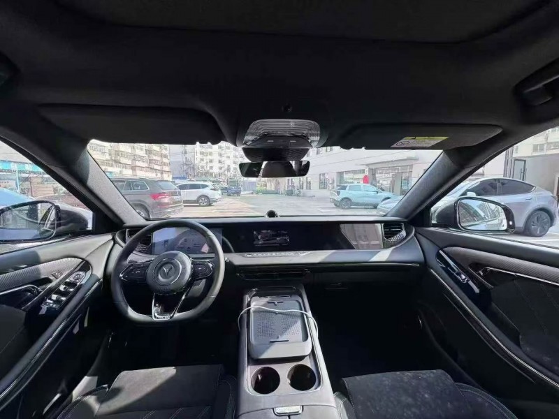 淮南25年岚图汽车FREE6