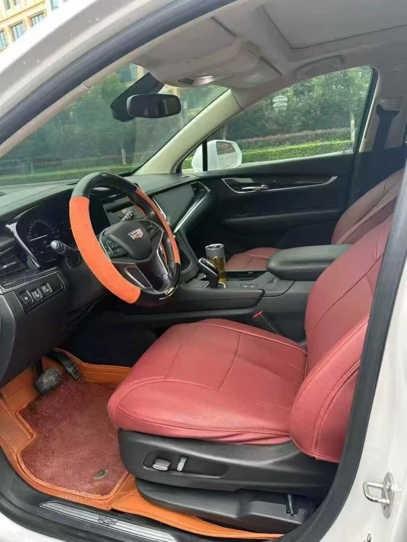 德阳17年凯迪拉克XT52
