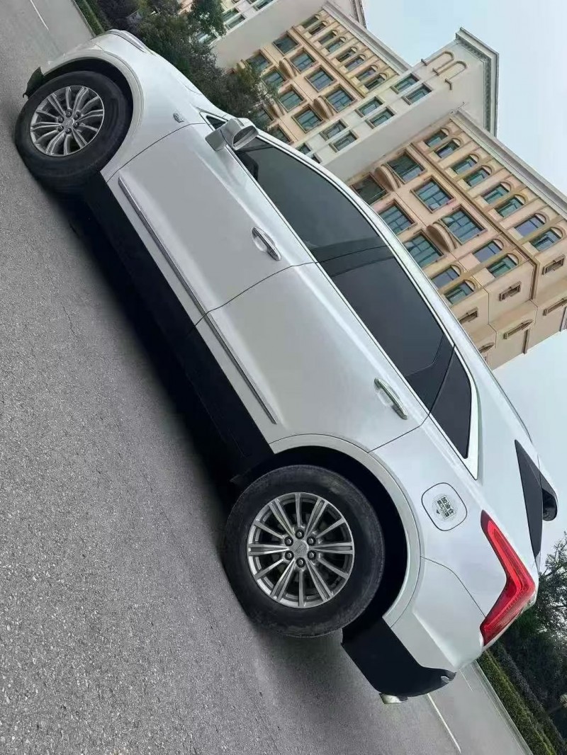 德阳17年凯迪拉克XT55