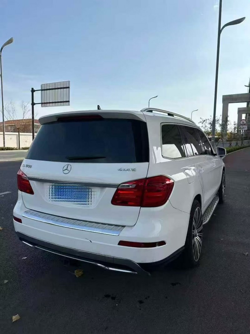 东营13年奔驰GL8