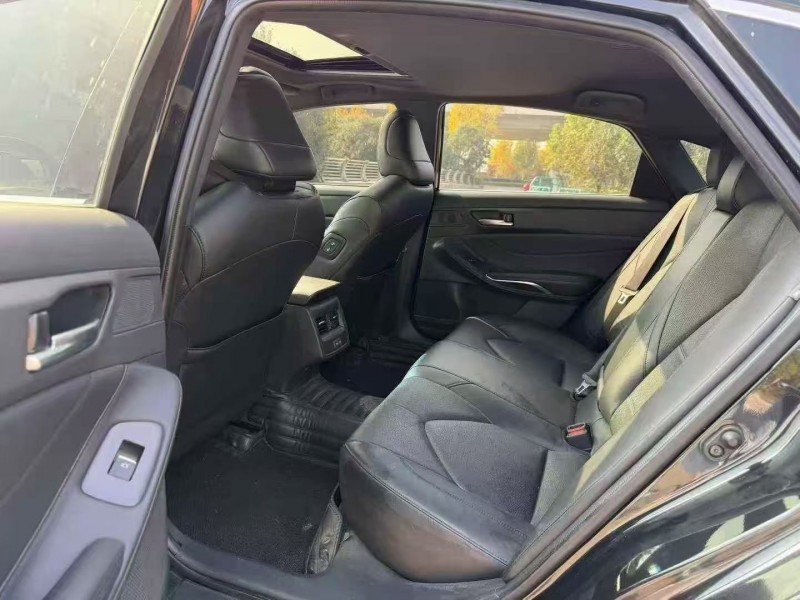 盐城22年丰田亚洲龙7