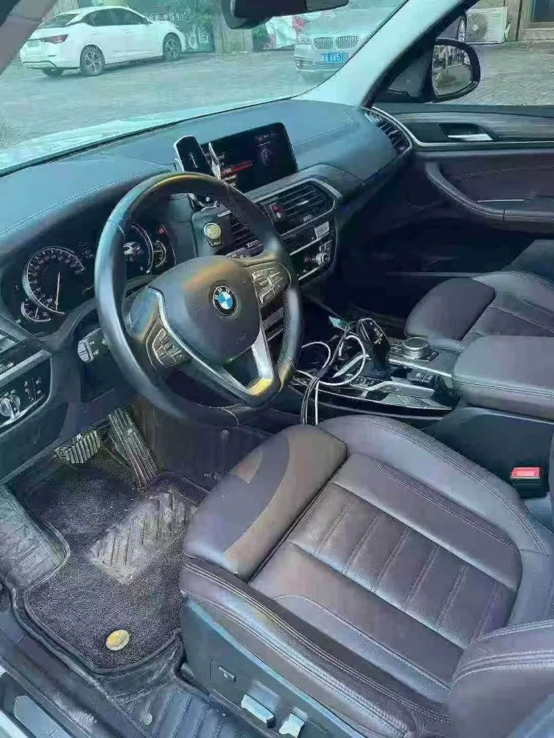 扬州19年宝马X36