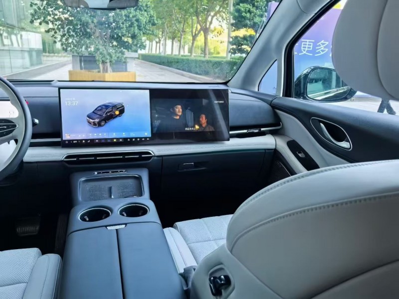 唐山25年岚图汽车梦想家5