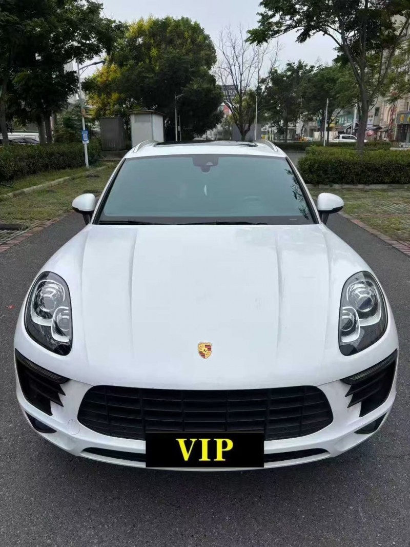 襄阳18年保时捷Macan1