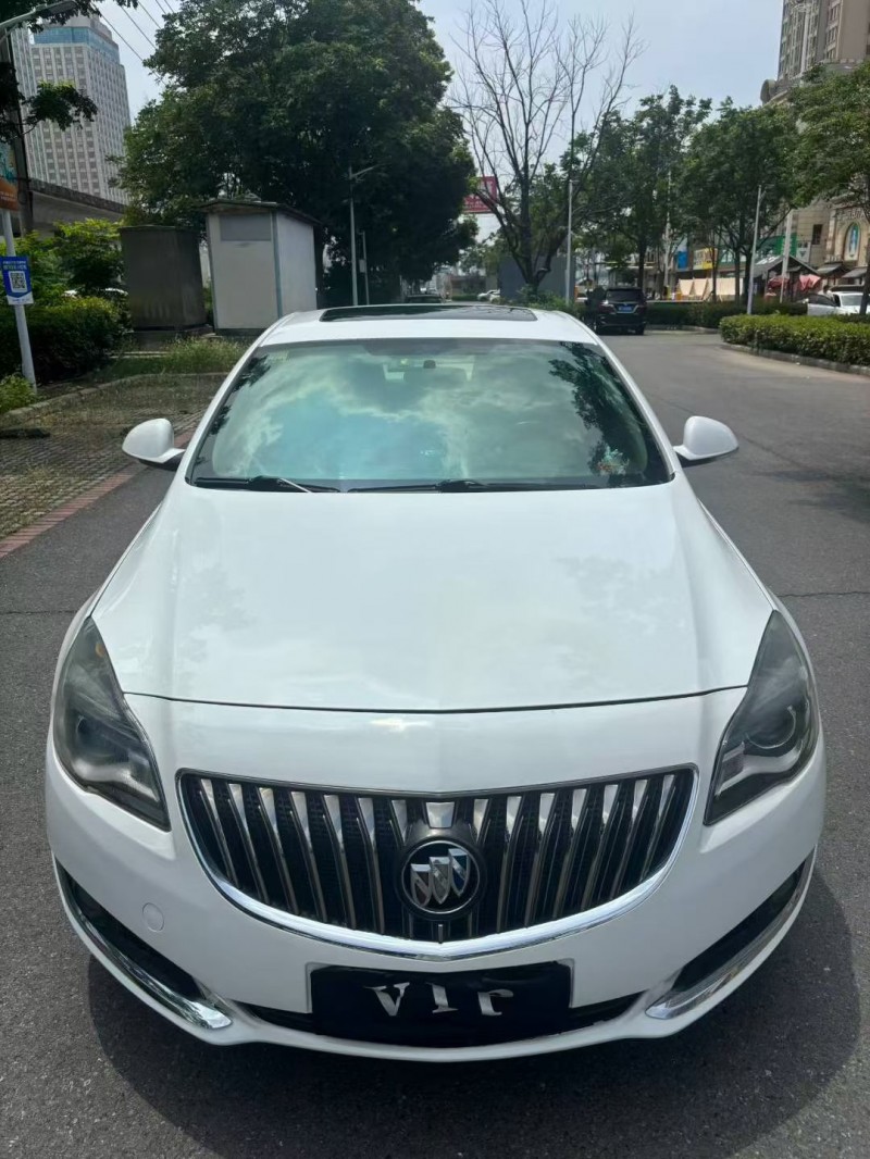 襄阳15年别克君威1