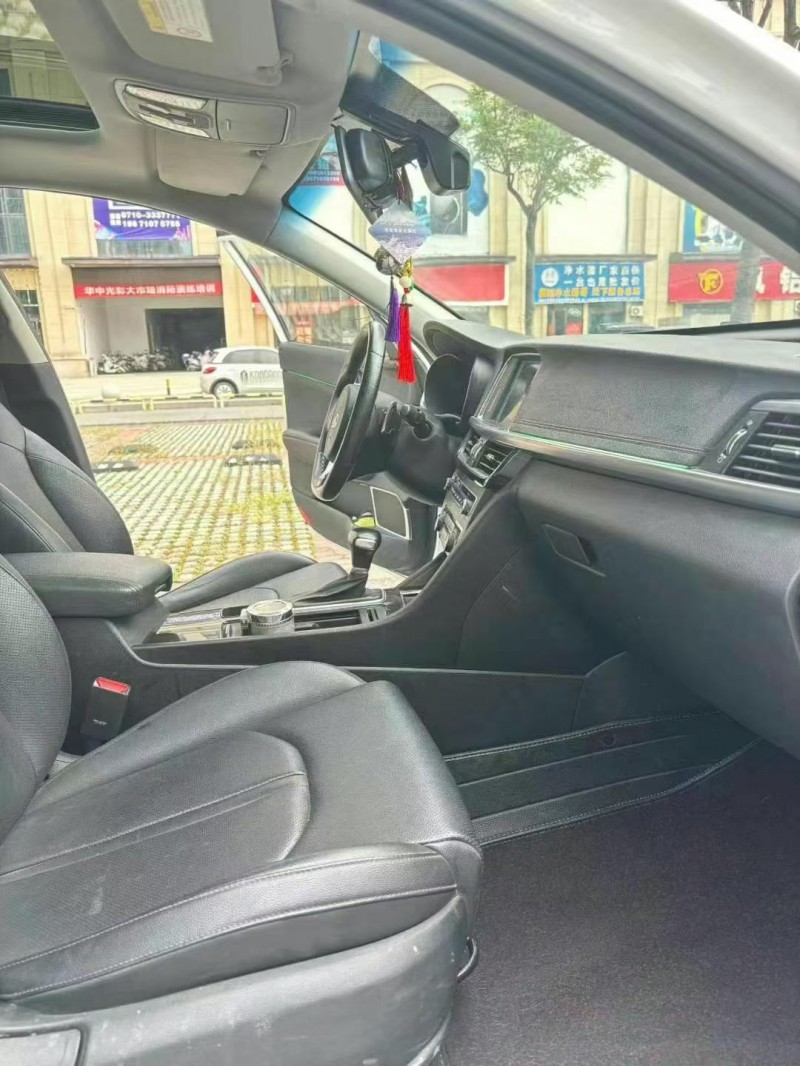 襄阳16年起亚K52